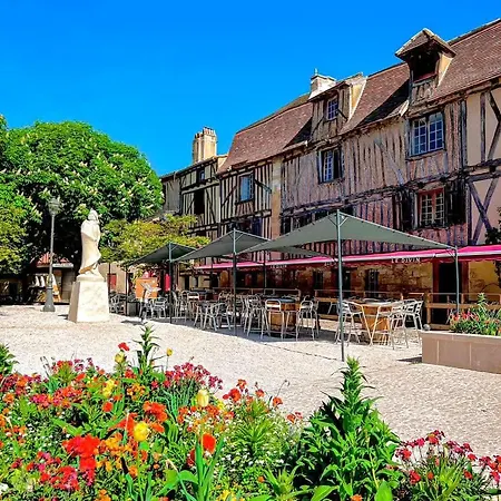 Le Clos Du Verger Avec Piscine Chauffee Maurens (Dordogne)