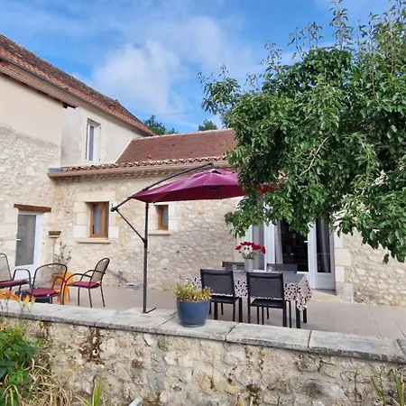 Gîtes le clos du verger avec piscine chauffée à partir du 1er juillet Casa de Férias Maurens (Dordogne)